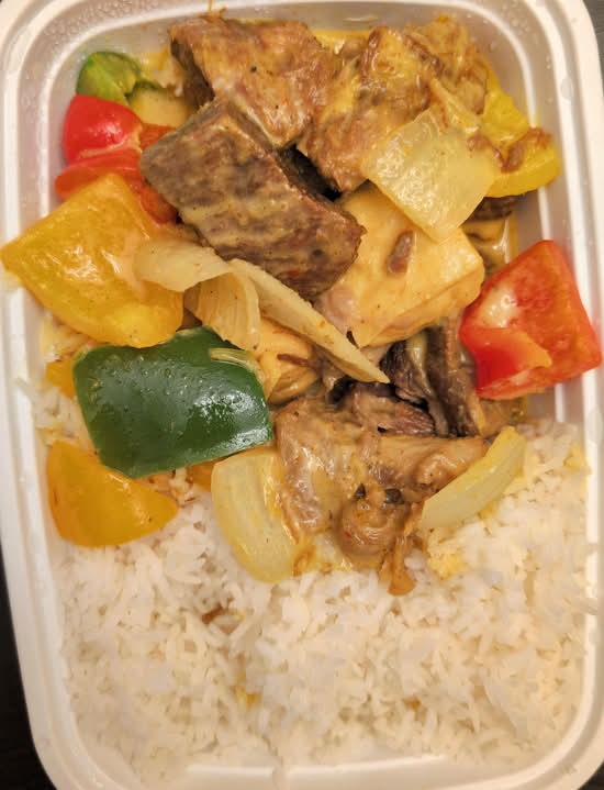 H16咖喱牛腩飯 Curry Beef Brisket on Rice 🌶️
